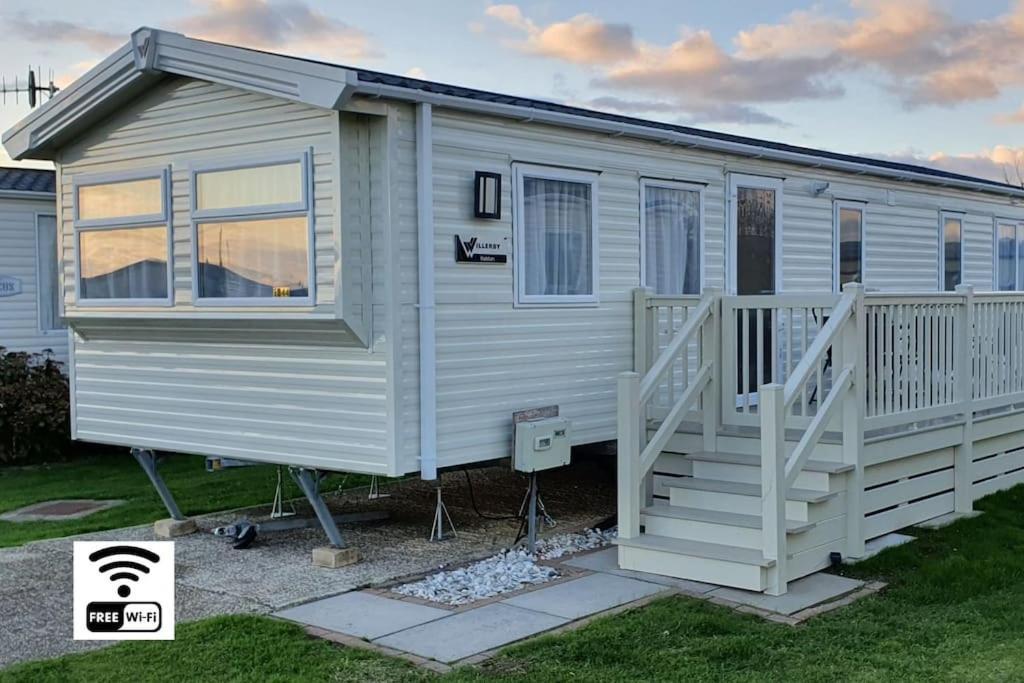 Brookside West Sands Holiday Park Seal Bay Селси Екстериор снимка