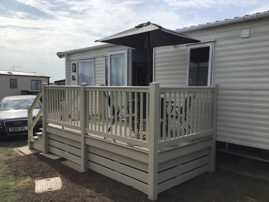 Brookside West Sands Holiday Park Seal Bay Селси Екстериор снимка