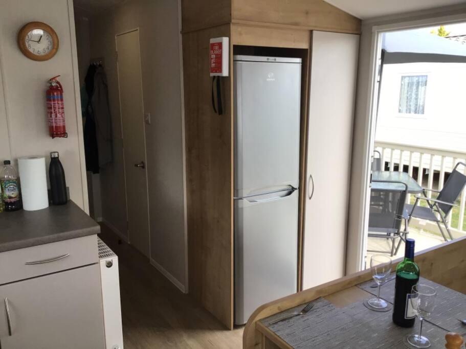 Brookside West Sands Holiday Park Seal Bay Селси Екстериор снимка