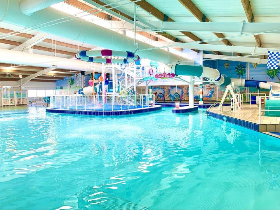 Brookside West Sands Holiday Park Seal Bay Селси Екстериор снимка