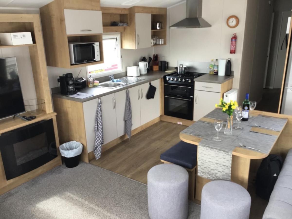 Brookside West Sands Holiday Park Seal Bay Селси Екстериор снимка